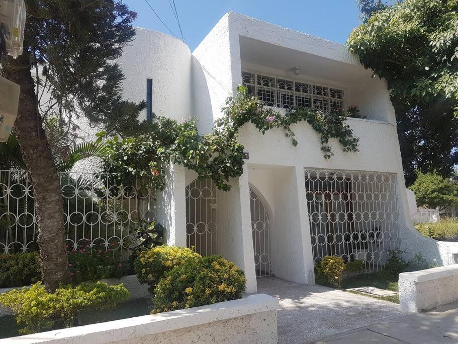A Pocos Metros Del Mar Y Del Centro Historico Homestay